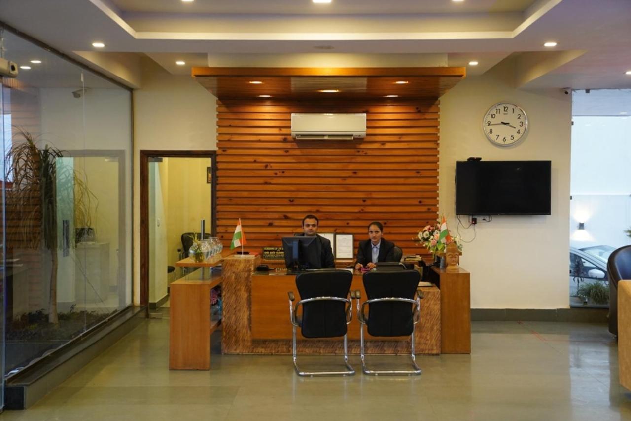 Rama Trident, Katra Hotel Katra  Bagian luar foto