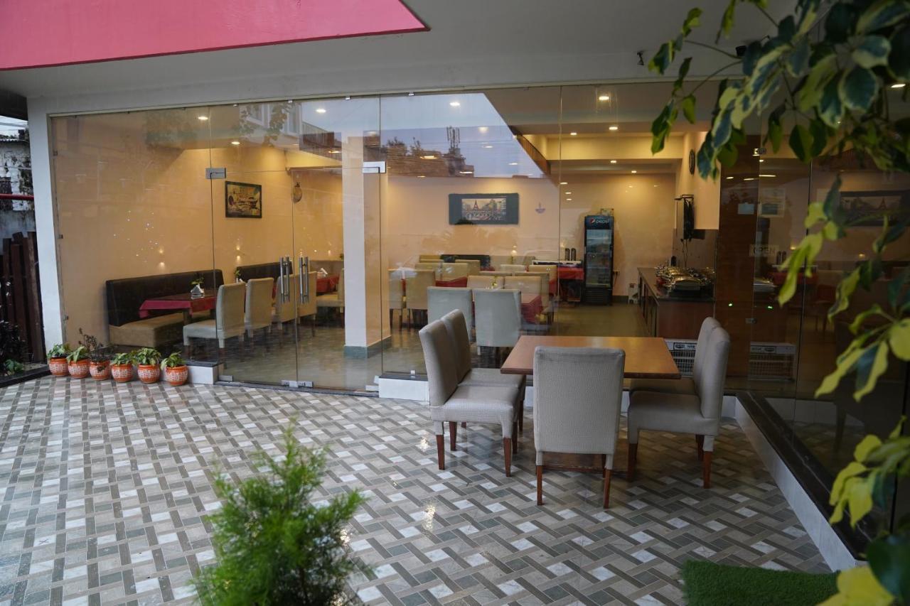 Rama Trident, Katra Hotel Bagian luar foto
