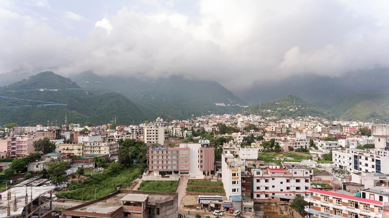 Rama Trident, Katra Hotel Bagian luar foto