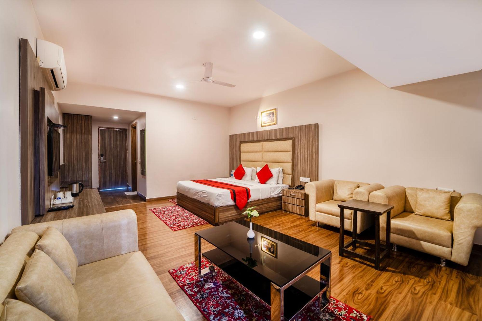Rama Trident, Katra Hotel Bagian luar foto