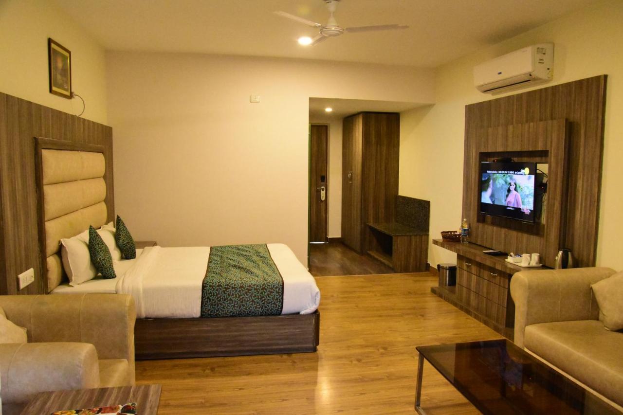 Rama Trident, Katra Hotel Bagian luar foto